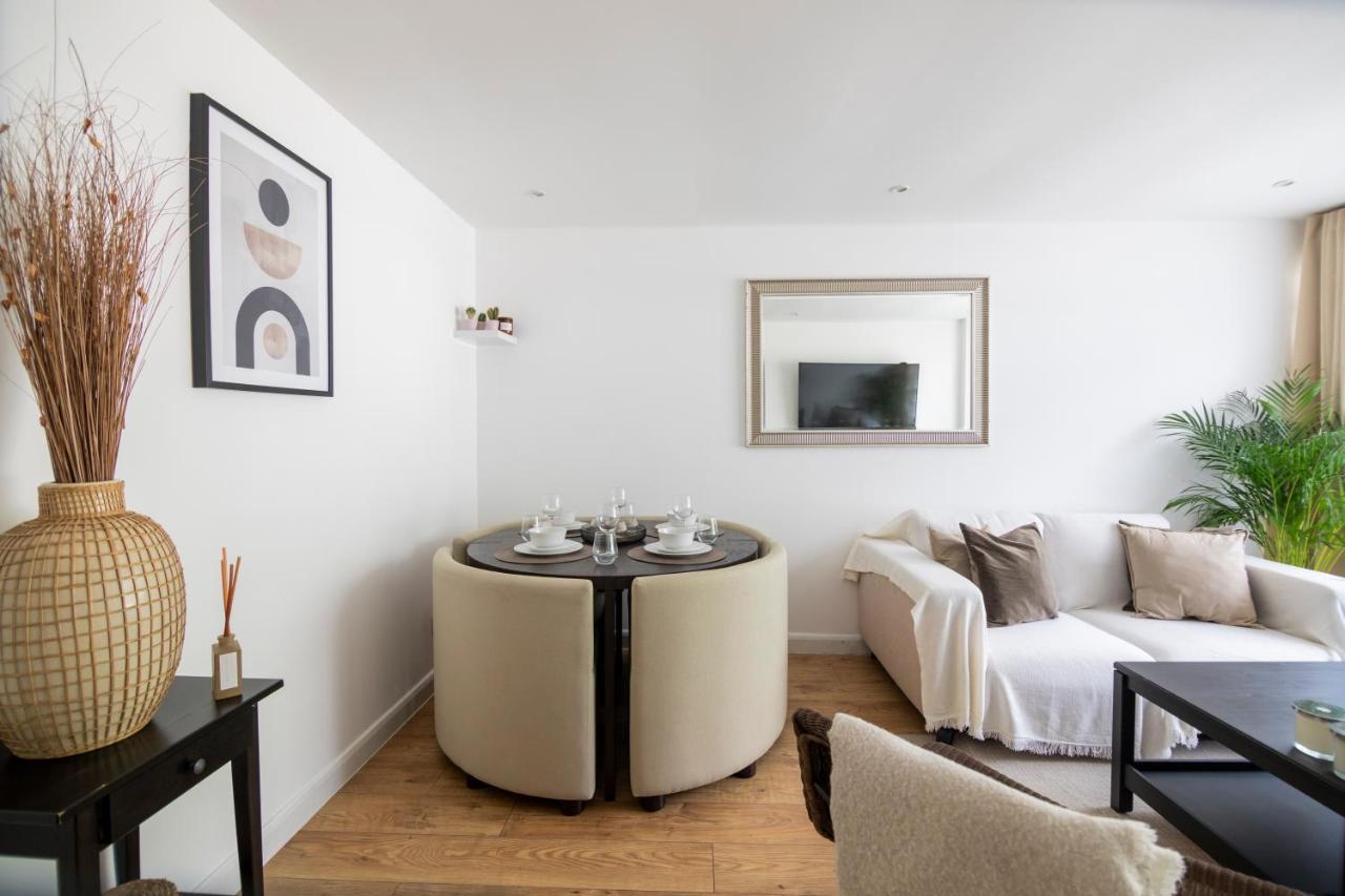 Gorgeous Modern Apartment Near Redhill Station Inc Private Garden & Parking Luaran gambar