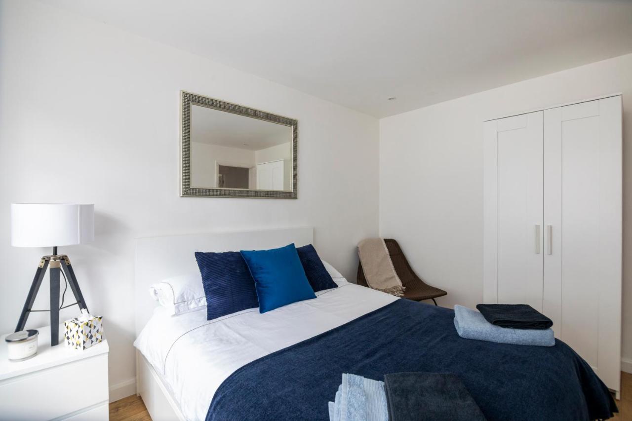 Gorgeous Modern Apartment Near Redhill Station Inc Private Garden & Parking Luaran gambar