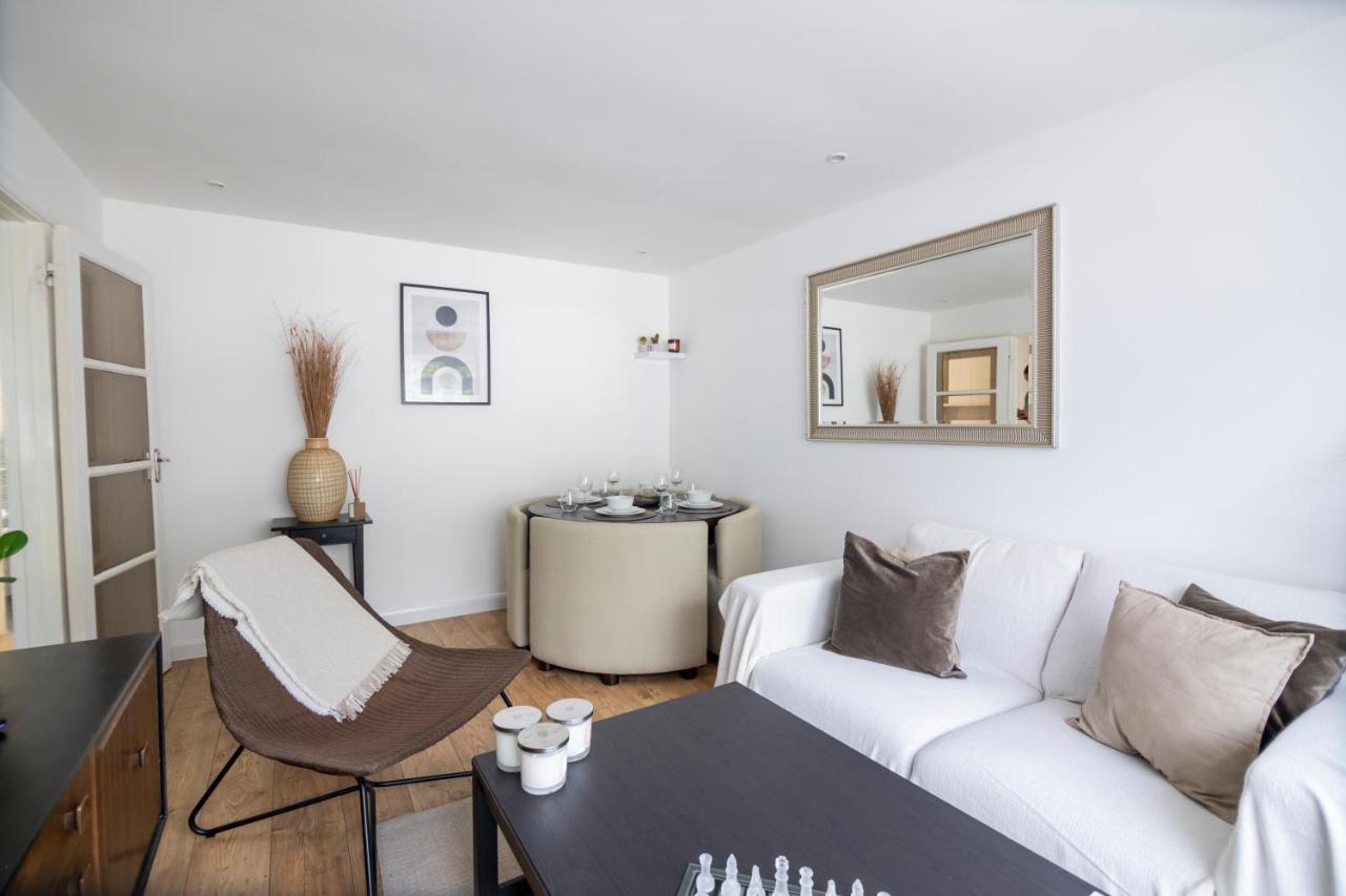 Gorgeous Modern Apartment Near Redhill Station Inc Private Garden & Parking Luaran gambar