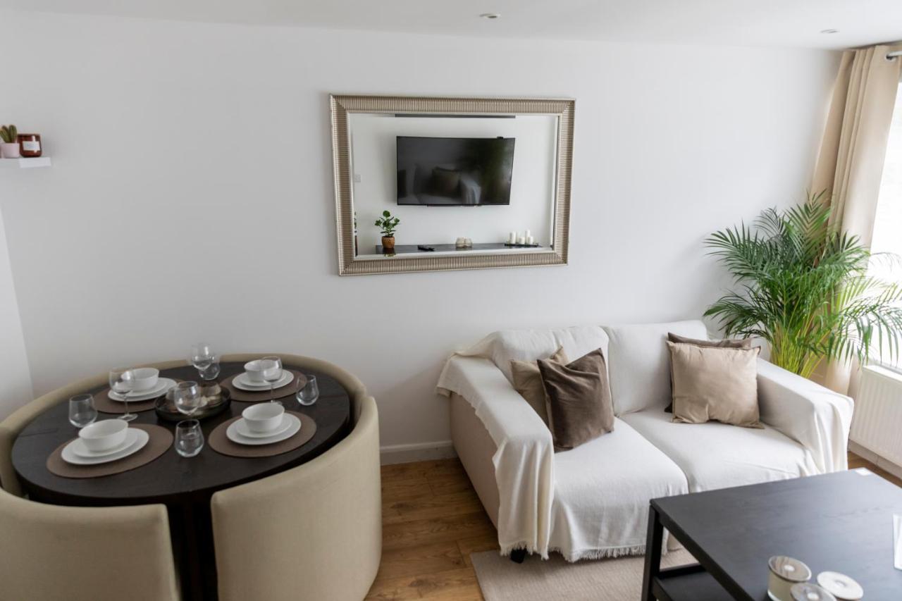 Gorgeous Modern Apartment Near Redhill Station Inc Private Garden & Parking Luaran gambar